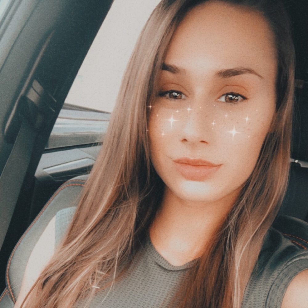 Meet your Posher, Stephanie